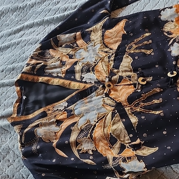 This is a jacket made in Indonesia I bought a few yrs ago and NEVER wore it!!! - Picture 1 of 9